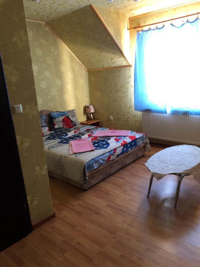 Holiday Bed & Breakfast Perekrestye Exterior photo